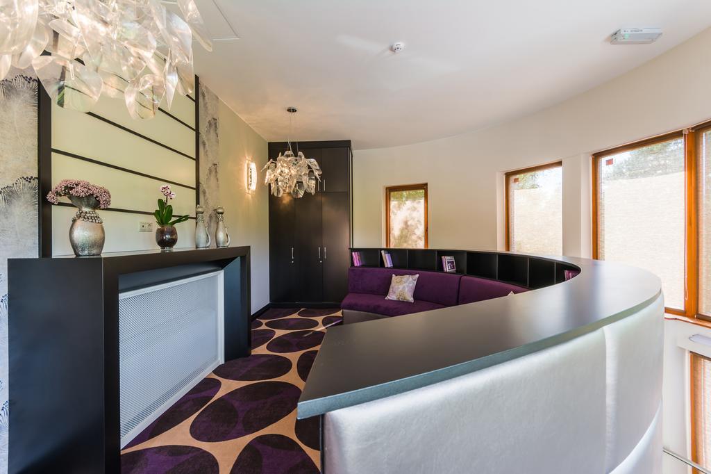 Victoria Garden Hotel Es Etterem Ньиредьхаза Экстерьер фото