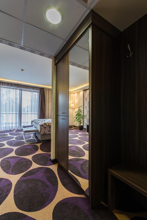 Victoria Garden Hotel Es Etterem Ньиредьхаза Экстерьер фото